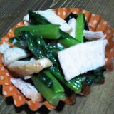 スモークチキンと小松菜のソテー(๑´ڡ`๑)